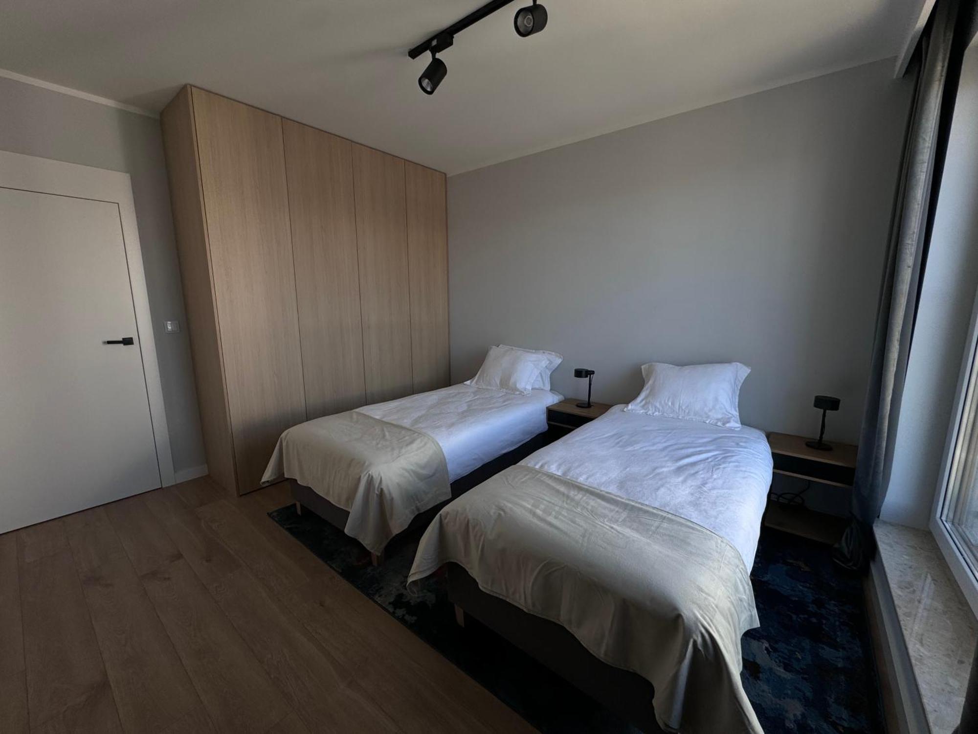 Bnp L Business And Pleasure Posnania * Poznan